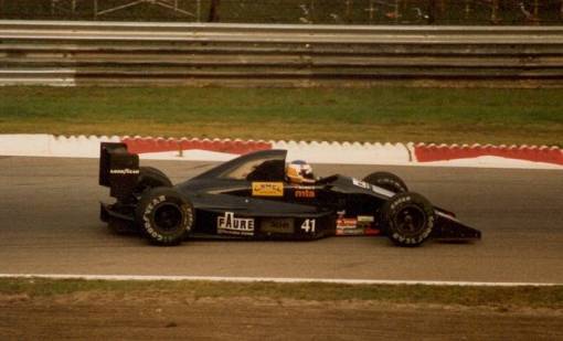 Yannick Dalmas em Monza. Ele quase conseguiu um milagre em Estoril, mas...