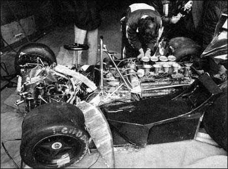 O carro pouco destruído de David Purley