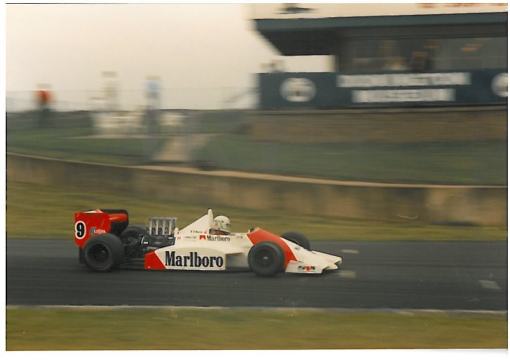 Modena em Donington, onde fez uma de suas melhores corridas na temporada