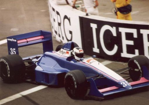 Stefan passeando pelas ruas de Phoenix